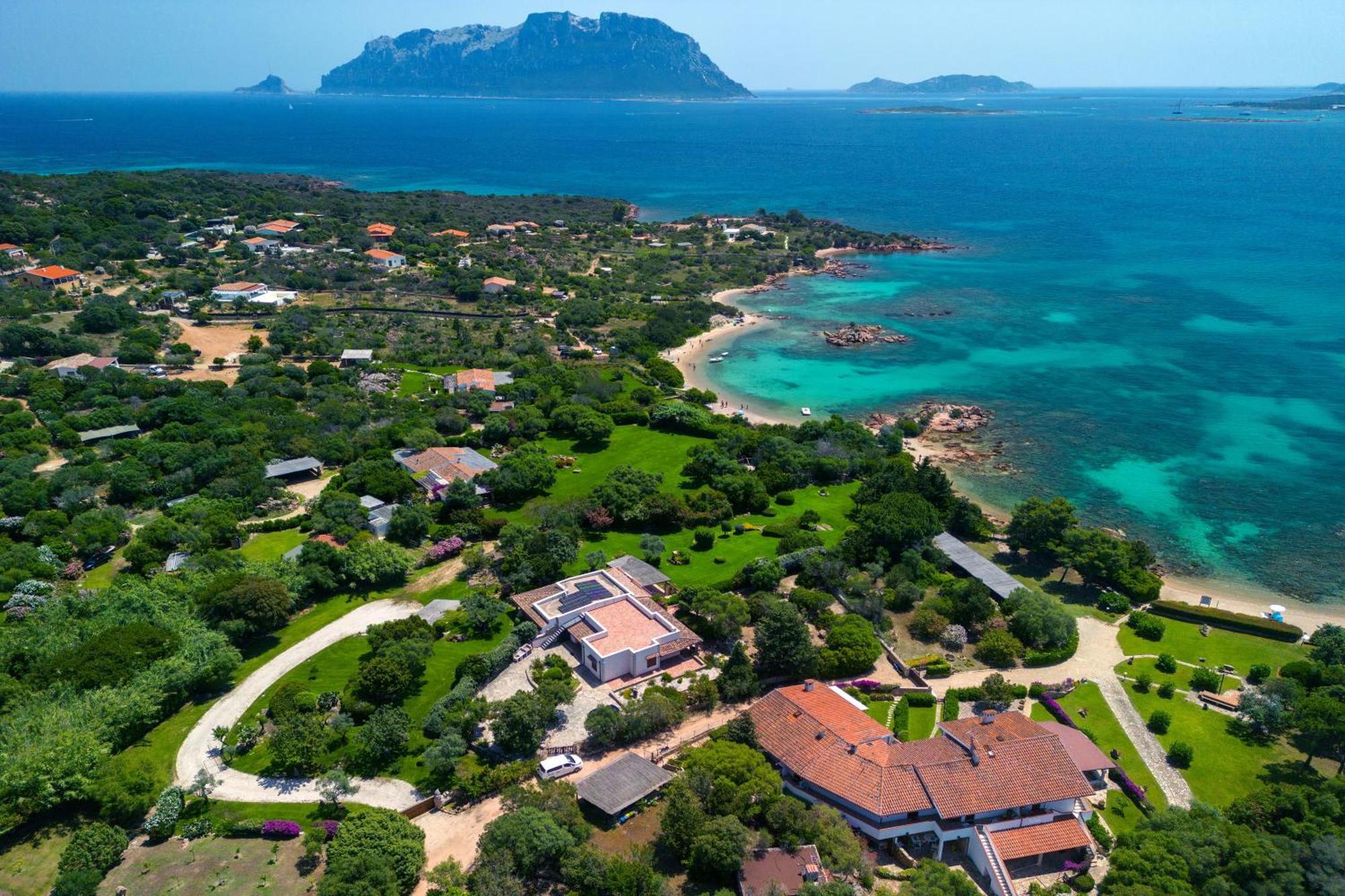 Baia Dorata Beach Apartment Porto Istana Eksteriør bilde