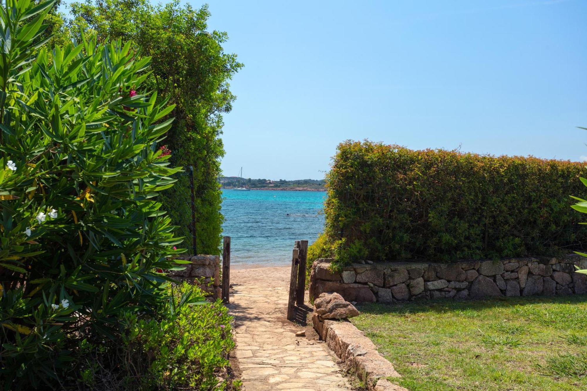 Baia Dorata Beach Apartment Porto Istana Eksteriør bilde
