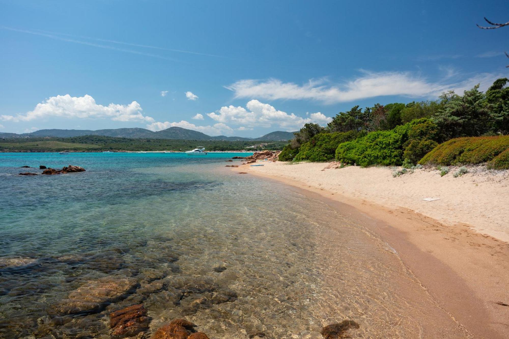 Baia Dorata Beach Apartment Porto Istana Eksteriør bilde