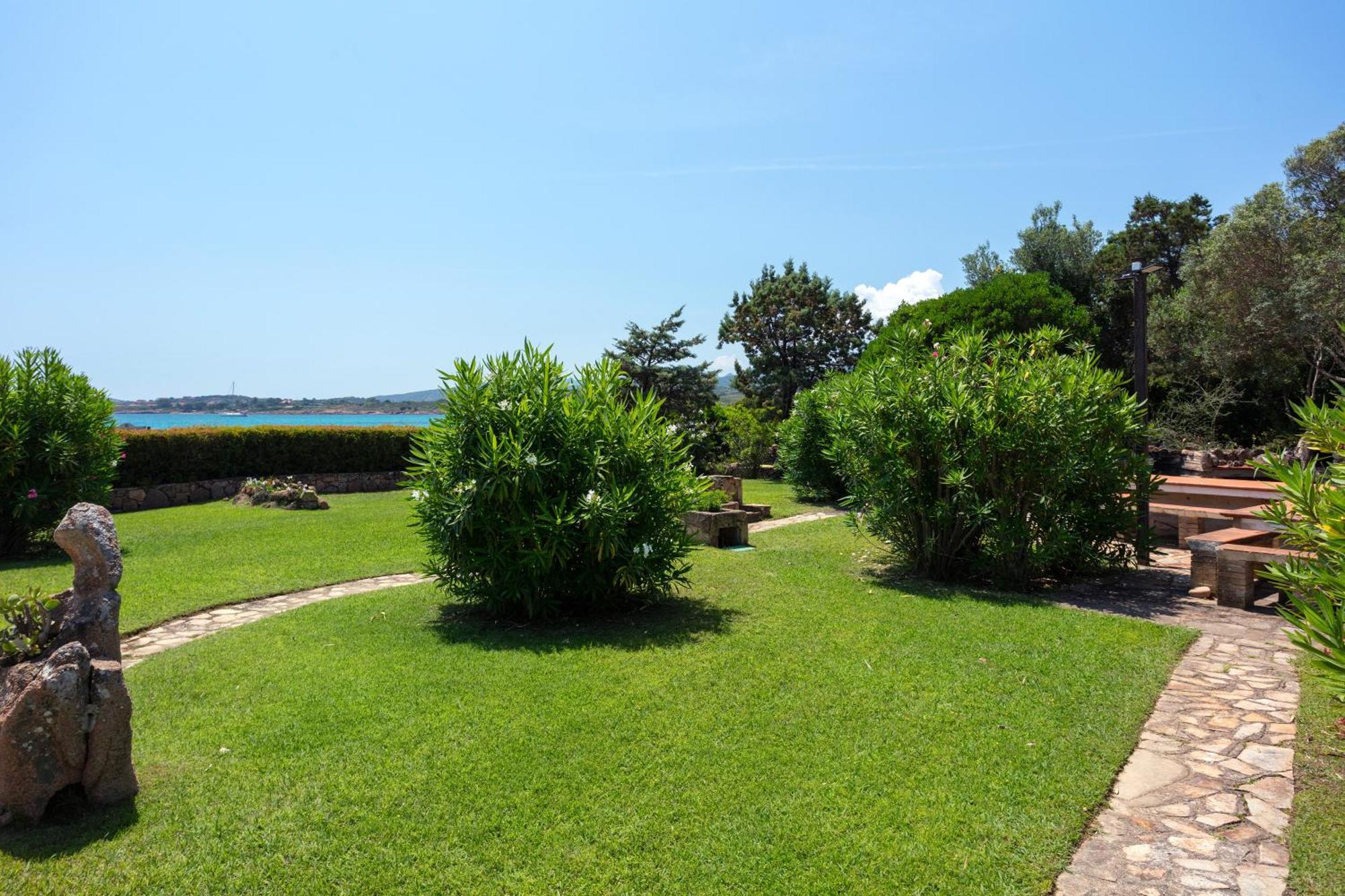 Baia Dorata Beach Apartment Porto Istana Eksteriør bilde